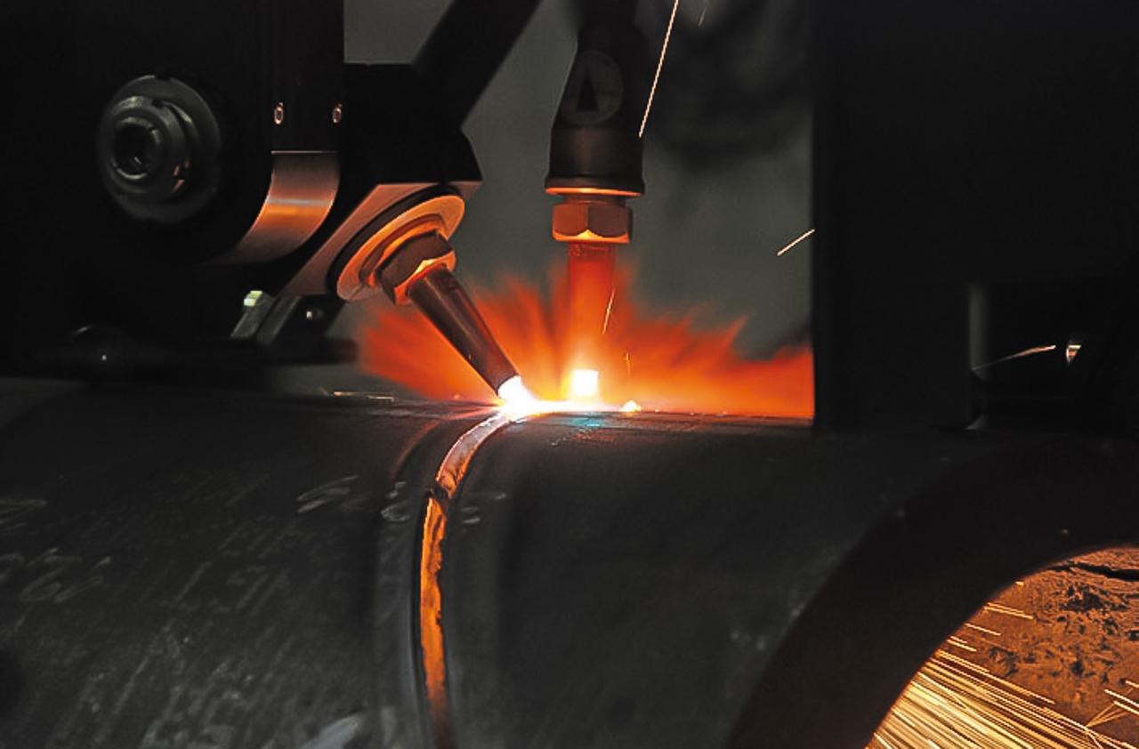 The patented biaxial cutting head, with vertical, rotational, and tilting movements, ensures unmatched pipe cutting accuracy.